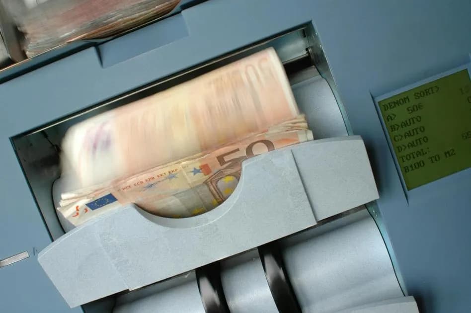 Czy można wpłacić euro do wpłatomatu mBank? Oto co musisz wiedzieć